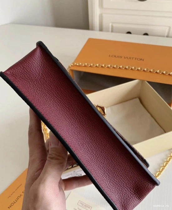 WIS LOUIS WALLET VUITTON CHAIN VAVIN 0121